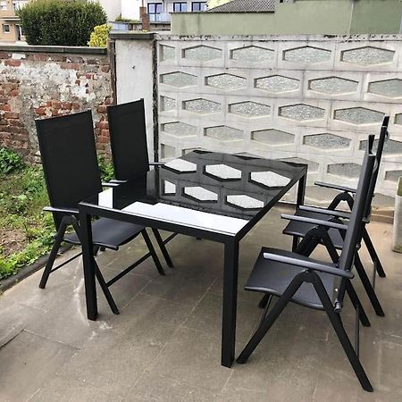 Charmante Gartenwohnung Mit Privatem Grossen Garten Köln Kültér fotó