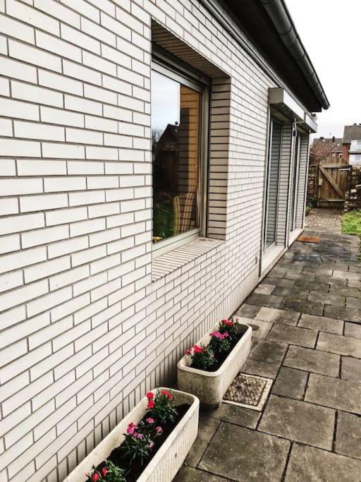 Charmante Gartenwohnung Mit Privatem Grossen Garten Köln Kültér fotó