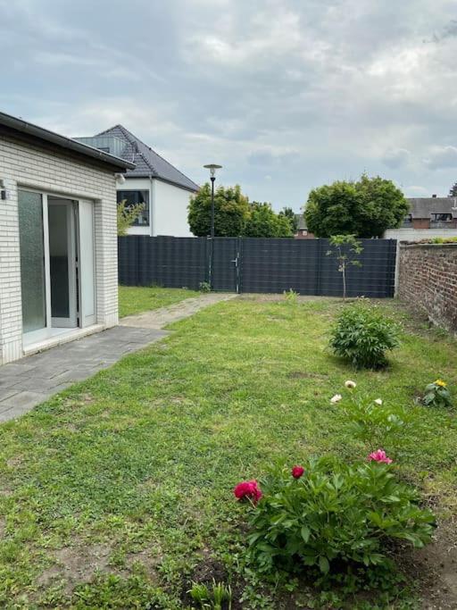 Charmante Gartenwohnung Mit Privatem Grossen Garten Köln Kültér fotó