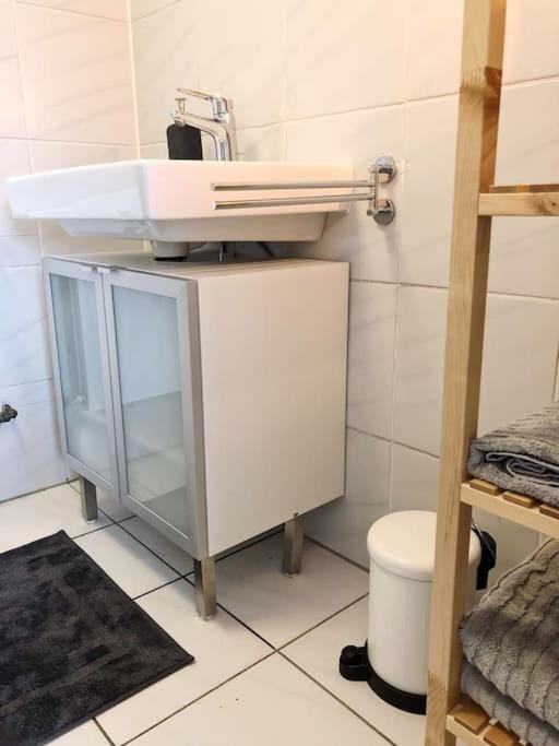 Charmante Gartenwohnung Mit Privatem Grossen Garten Köln Kültér fotó