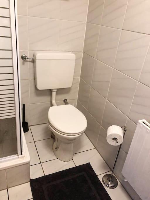 Charmante Gartenwohnung Mit Privatem Grossen Garten Köln Kültér fotó